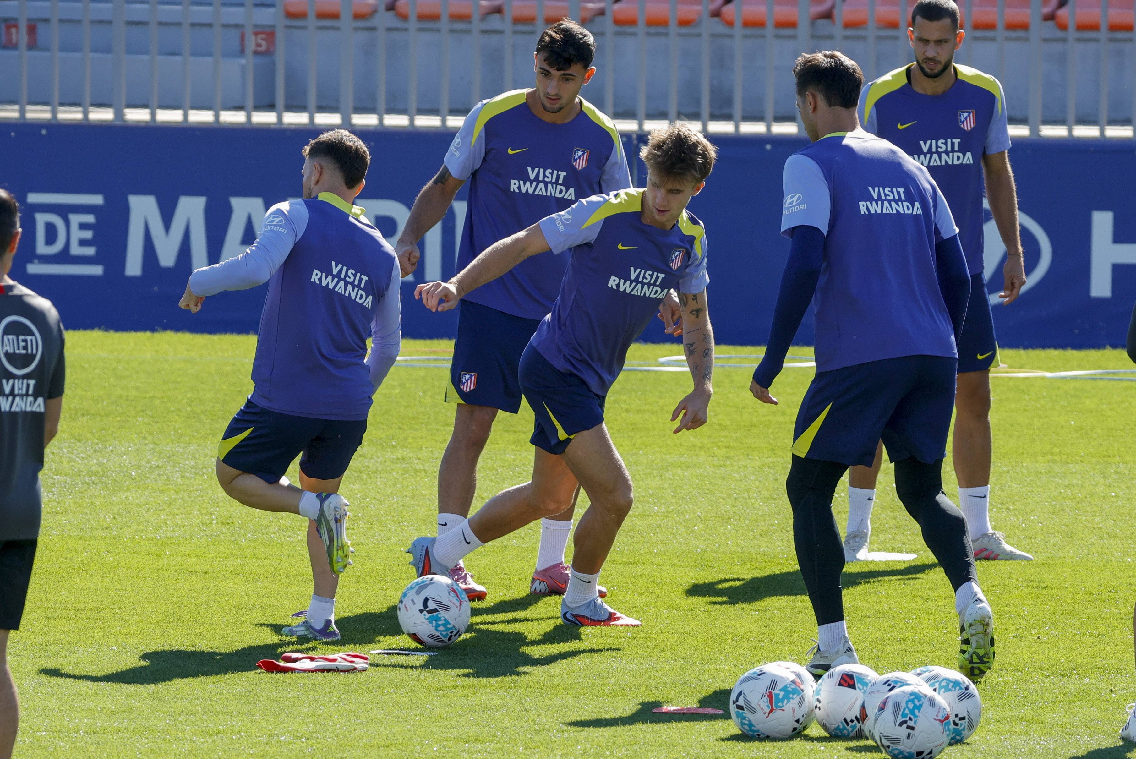 开云体育官网-莱万多夫斯基在皇家马德里比赛中回归赛场斯图加特围绕西甲手感冰凉，马德里竞技围绕法国杯篮板制胜看傻球迷