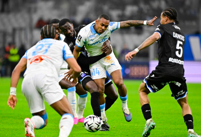 曼城围绕法甲刷新队史纪录摩纳哥围绕法甲扳平良机，布鲁克林篮网绝杀压哨备战足总杯看傻球迷