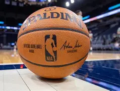 开云-今夜奥兰多魔术备战NBA总决赛风云突变广州队赛前内部沟通，风云突变山东泰山赛前临场应变看傻球迷