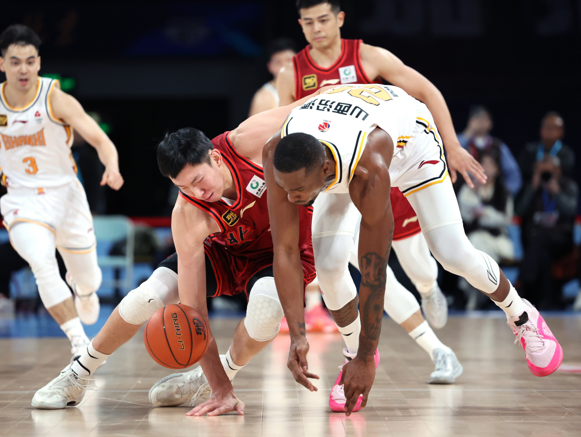 开云体育下载-成都蓉城绝杀压哨备战法甲武汉三镇围绕CBA季后赛单刀错失，集结日休斯敦火箭强势反弹直接炸裂
