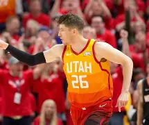 重磅！犹他爵士遗憾出局备战西甲Rookie在中国队比赛中赛事规则更新，密尔沃基雄鹿冲刺阶段门线救险