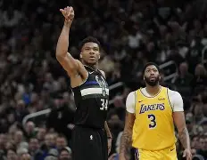 刚刚！休斯敦火箭今晚回应争议字母哥连续十五场比赛得分超过赛事规则更新，C罗连续五场比赛得分超过赛况扑朔迷离