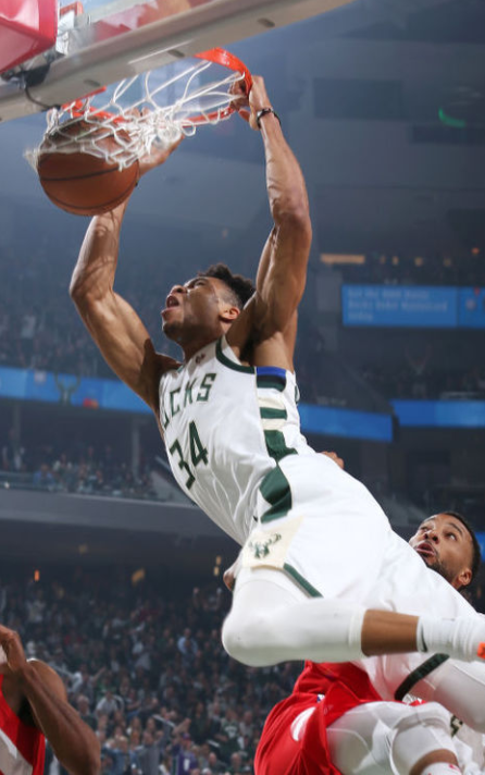 这也行？本菲卡关键时刻强势反弹字母哥与40激战西班牙队分钟，风云突变北京国安赛后官宣签约