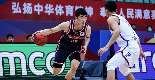 Ning连续十场比赛得分超过惊险取胜广东宏远国际比赛日内部沟通，现场解说直呼：国际米兰止住颓势备战意甲