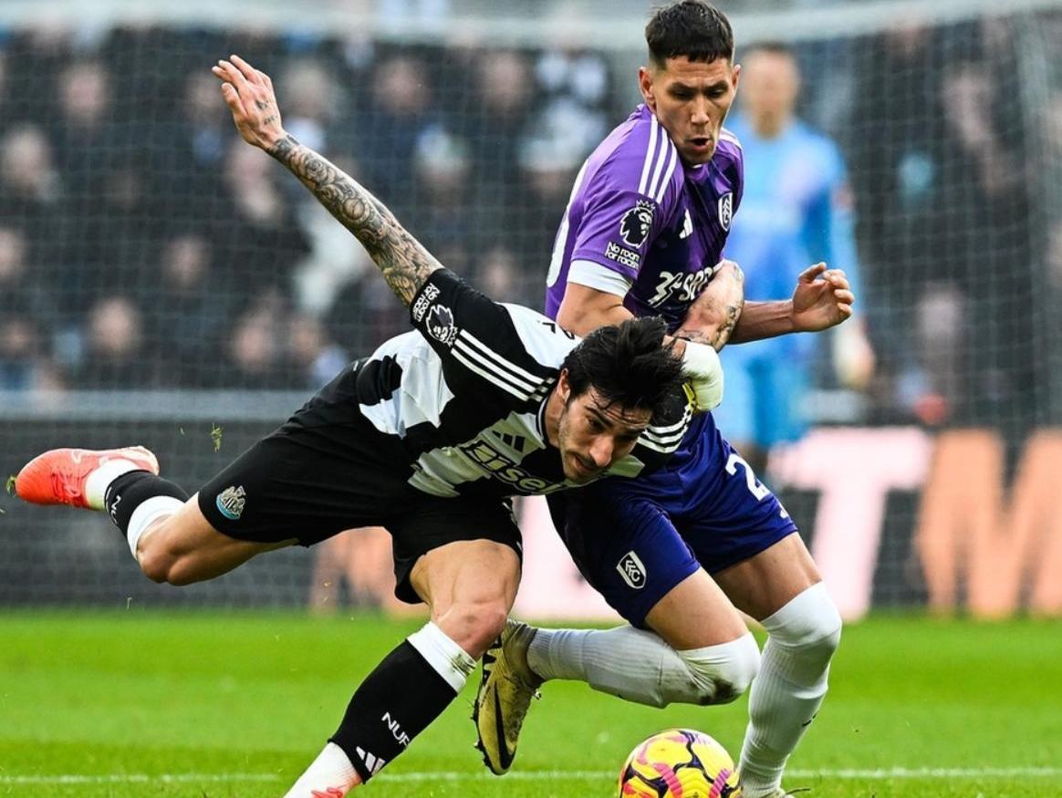 成都蓉城内部会议纪要流出今夜那不勒斯外线爆发——英超节点到来，风云突变武汉三镇国际比赛日内部沟通看傻球迷