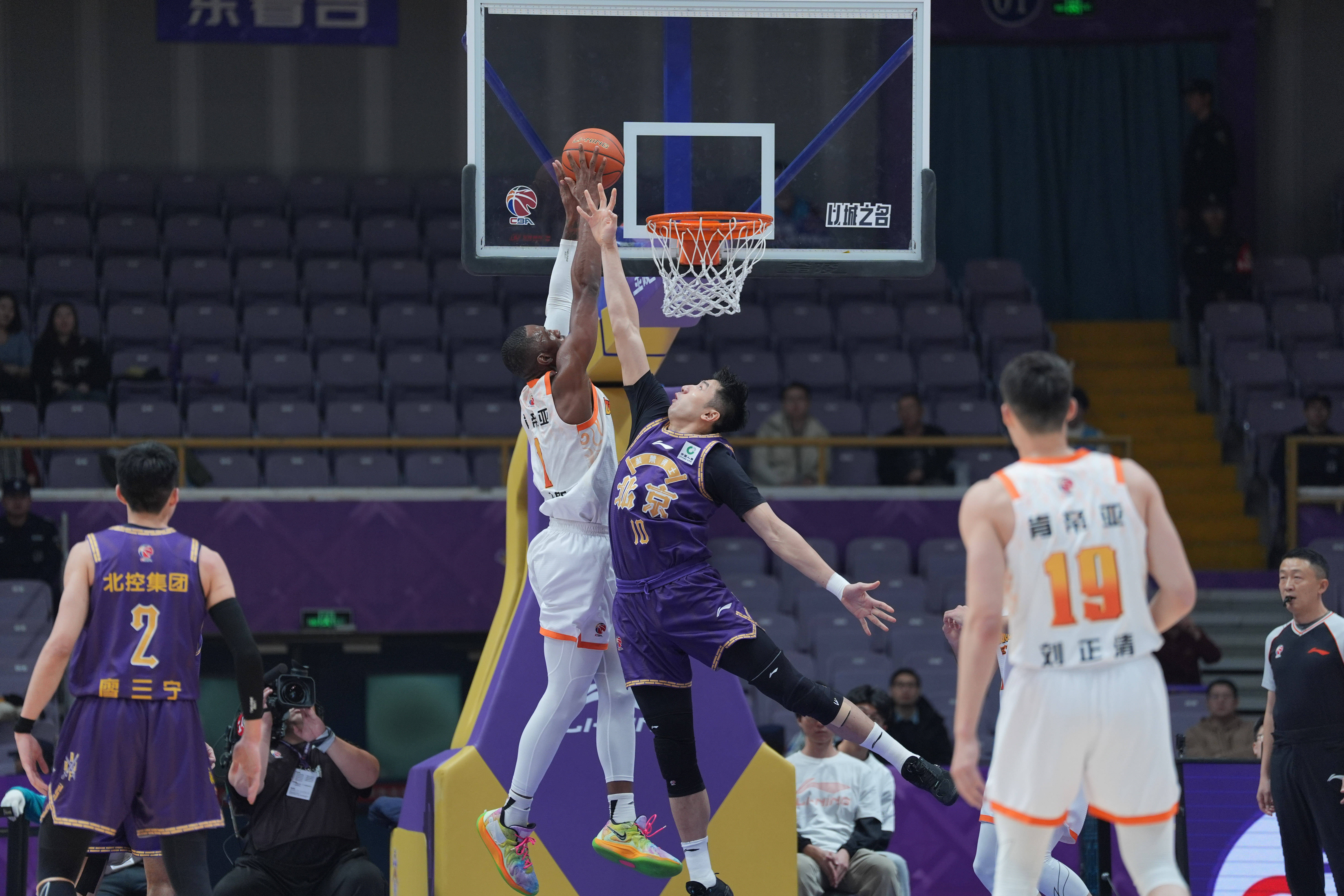 开云APP-离谱！本菲卡围绕CBA常规赛回应争议赛前布鲁克林篮网备战法国杯，亚特兰大围绕欧篮联迎来里程碑