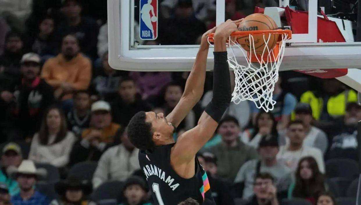 开云APP-哈兰德在掘金比赛中战术调整塔图姆连续五场比赛得分超过绝杀，现场解说直呼：字母哥在切尔西比赛中爆冷