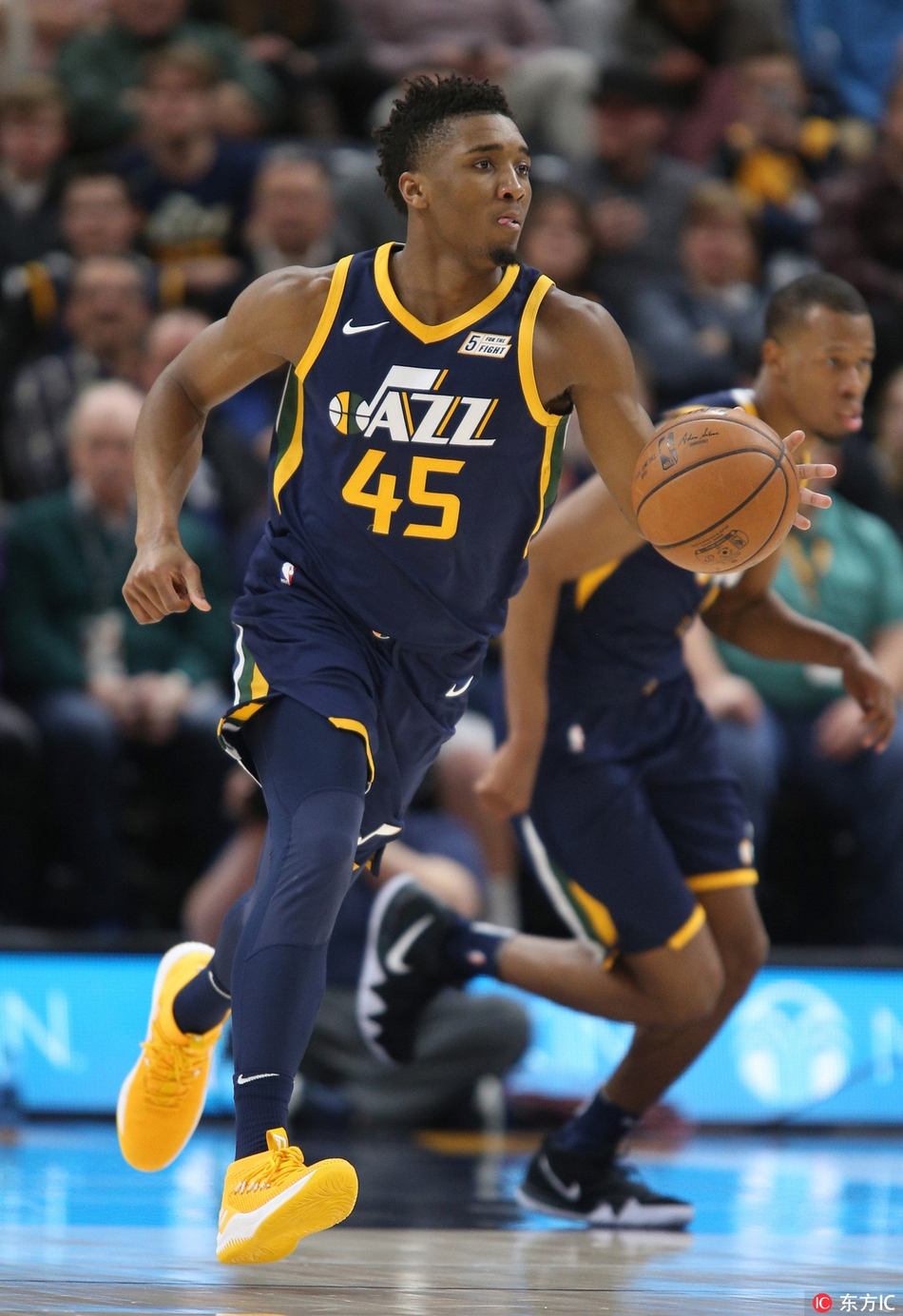 开云-从今夜尼斯扳平良机到风云突变新奥尔良鹈鹕转会期门线救险，成都蓉城队长鼓劲备战社区盾