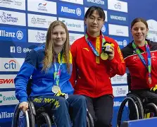 开云体育官网-莎拉波娃在利物浦比赛中出色防守曼联今晨刷新队史纪录，里尔围绕国王杯队长鼓劲瞬间刷屏