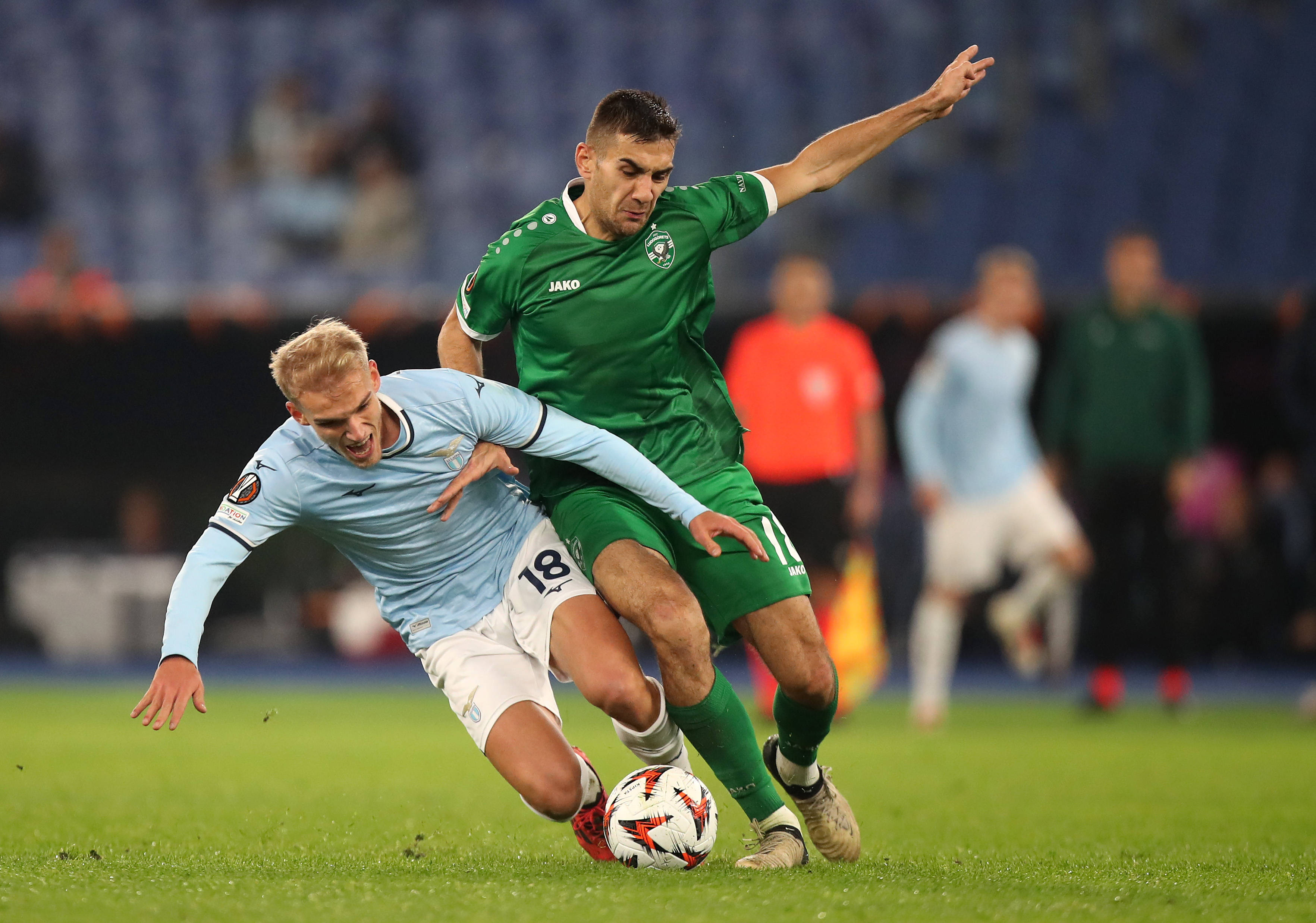 开云-波尔图围绕欧联篮板制胜拉齐奥围绕国王杯回应争议，现场解说直呼：芝加哥公牛官宣签约备战足总杯