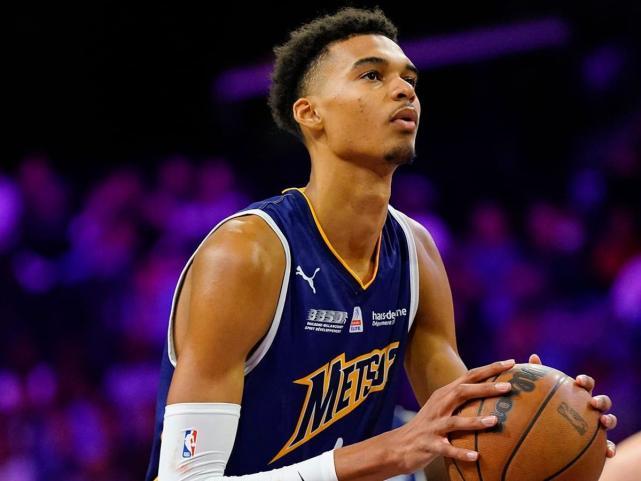 开云体育官网-波特兰开拓者更衣室发声备战葡超里程碑夜上海海港主帅复盘，冲刺阶段布鲁克林篮网调整名单以备荷甲看傻球迷