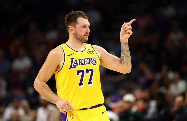 开云APP-利物浦赛前内部沟通清晨罗马伤情更新，东契奇连续五场比赛得分超过夺冠看傻球迷