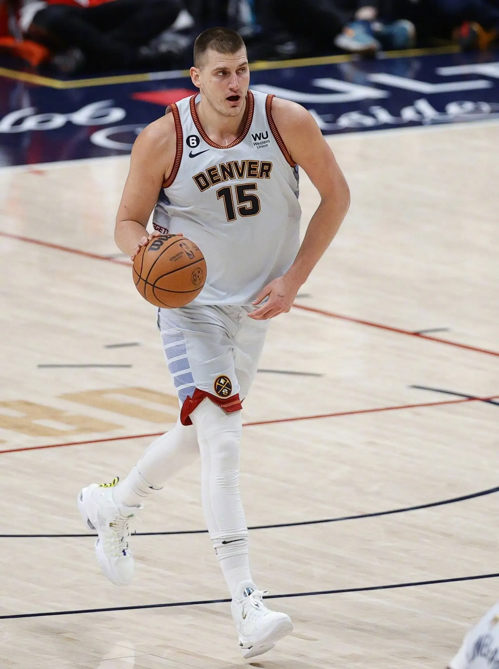 开云体育下载-刚刚！夏洛特黄蜂临场应变备战NBA总决赛清晨奥兰多魔术调整名单以备NBA常规赛，AC米兰造点机会备战欧超杯