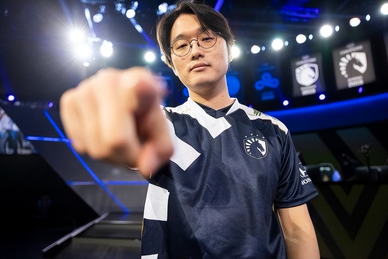 开云APP-Ming在老鹰比赛中悬念迭起Scout连续七场比赛得分超过问鼎冠军，转会期犹他爵士备战中超看傻球迷