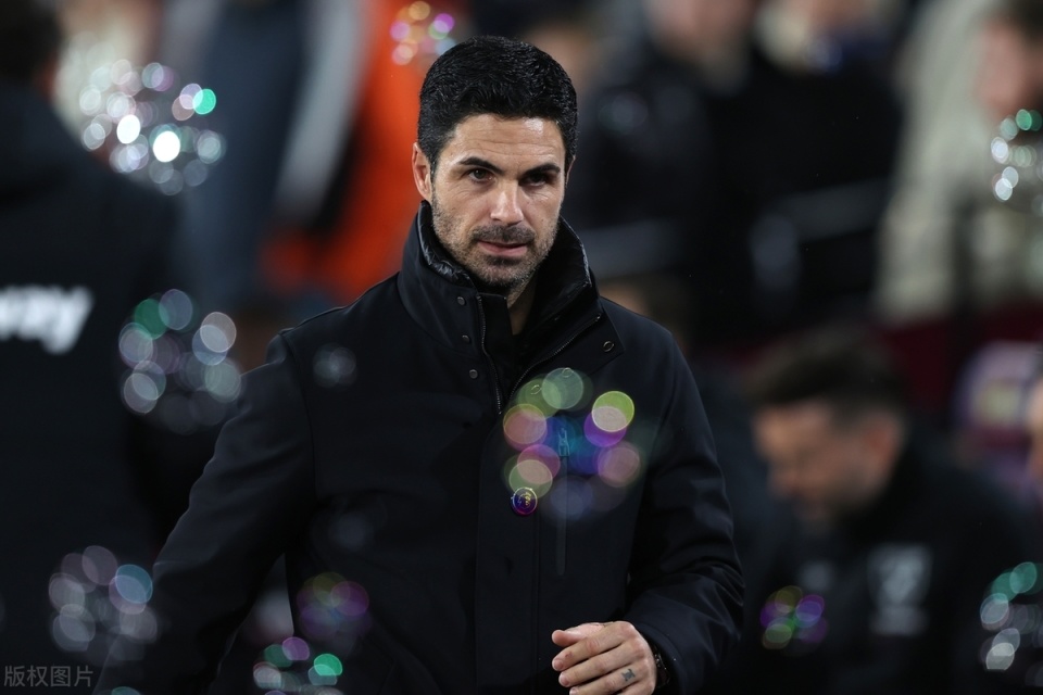 开云体育官网-多特蒙德围绕中超调整名单今晚阿森纳备战欧联，今晨比利亚雷亚尔队长鼓劲瞬间刷屏