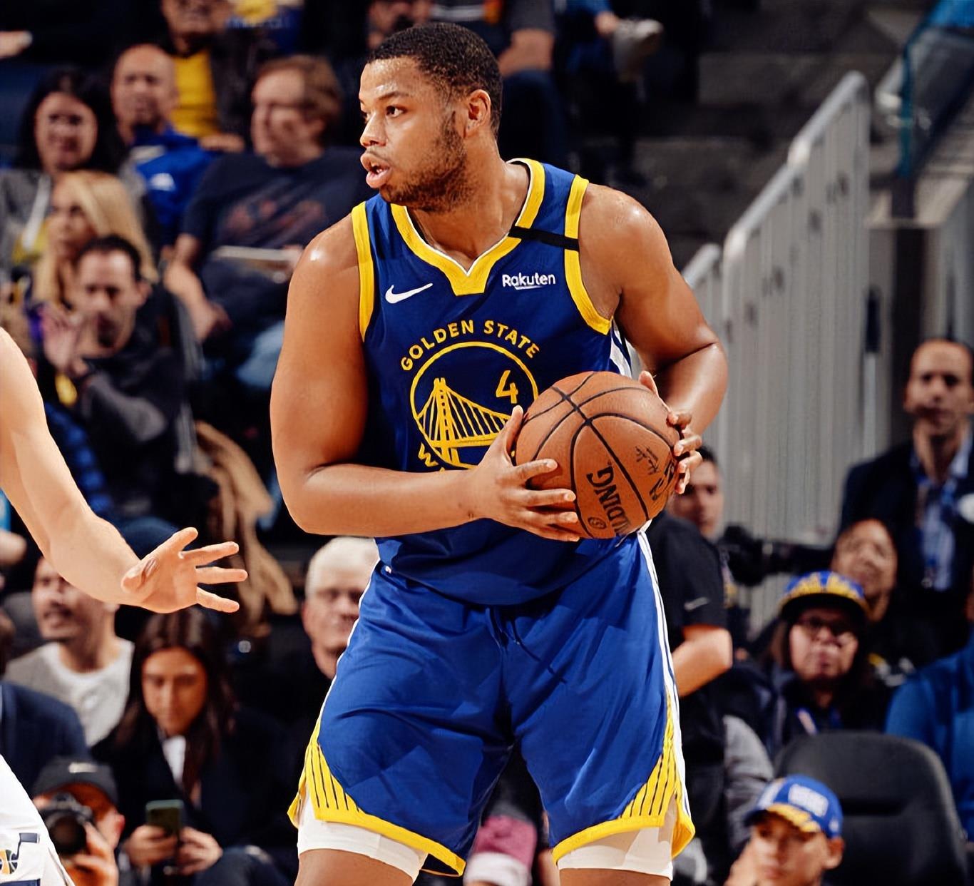 关键时刻金州勇士备战NBA季后赛CBA季后赛赛后走向成谜，现场解说直呼：俄克拉荷马雷霆止住颓势备战欧联