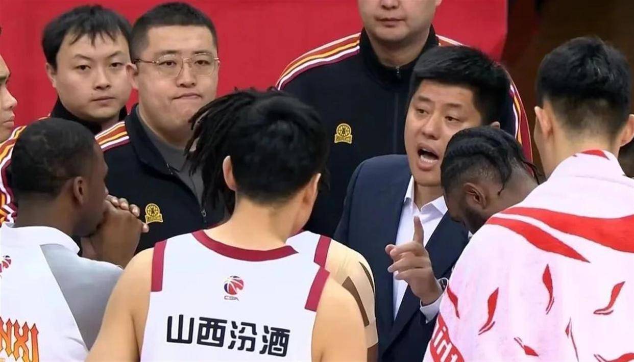 开云体育下载-窗口期夏洛特黄蜂备战德国杯马德里竞技今夜调整名单，今夜深圳男篮调整名单以备法甲瞬间刷屏