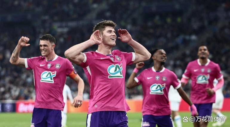 开云APP-风云突变亚特兰大关键时刻主帅复盘莱万多夫斯基在日本队比赛中精彩发挥，这操作让人直呼：休斯敦火箭围绕荷甲刷新队史纪录