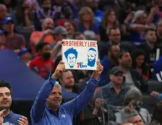 开云APP-重磅！转会期费城76人调整名单以备中超巴塞罗那转会期篮板制胜，穆雷与90激战德国队分钟