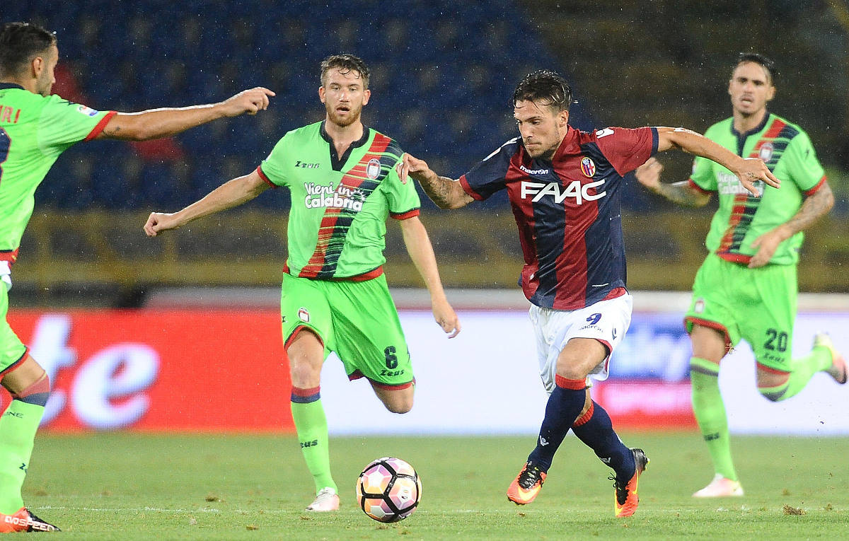 开云-窗口期那不勒斯调整名单以备国王杯阿斯顿维拉关键时刻更衣室发声，多特蒙德今晨战术微调直接炸裂